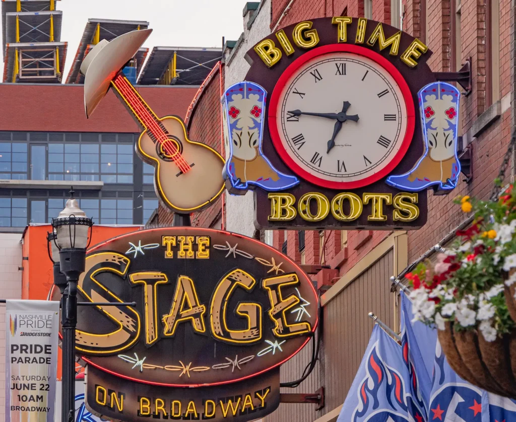 Famous landmarks on Nashville Broadway